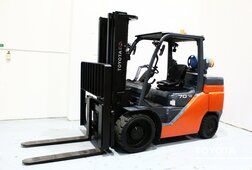 8FGC70U, 8FGC70U-10589