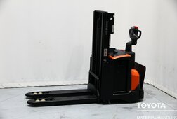 SWE200D, 6802503