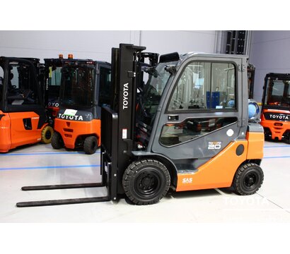 TOYOTA 02-8FGF20 2211017427