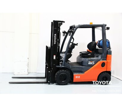 TOYOTA 02-8FGKF20 2206001210