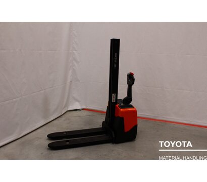 TOYOTA HWE100 2301044473