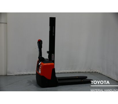 TOYOTA HWE100 2409045248
