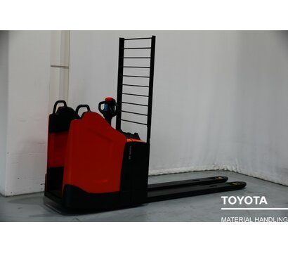 TOYOTA LPE200 1807008090