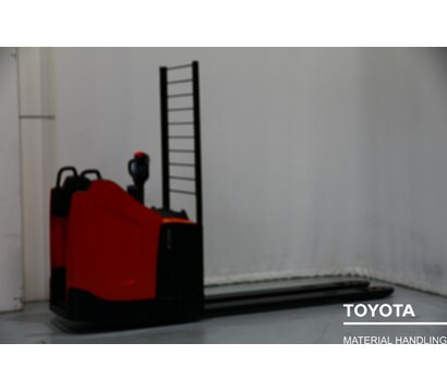 TOYOTA LPE200 1807008120