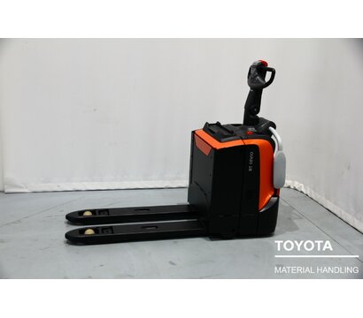 TOYOTA LPE200 1810012262 - Akce 72