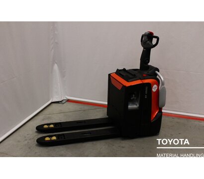 TOYOTA LPE200 1909001797
