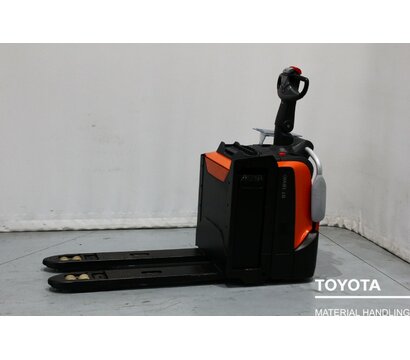 TOYOTA LPE200 2009019464