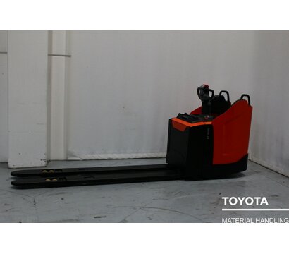 TOYOTA LPE200 2109027144