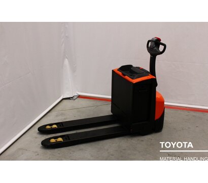 TOYOTA LWE200 2207015837