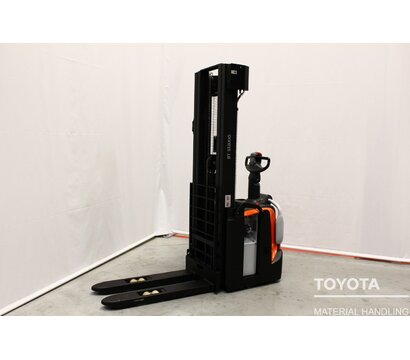 TOYOTA SPE140 1910035146