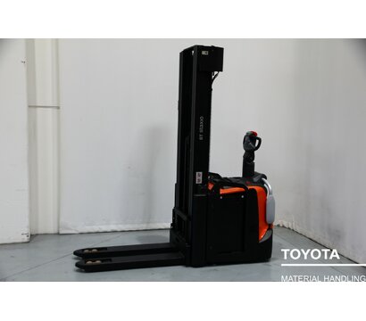 TOYOTA SPE140L 2505039692