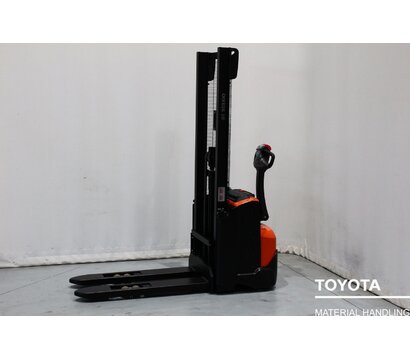 TOYOTA SWE100 2002020810