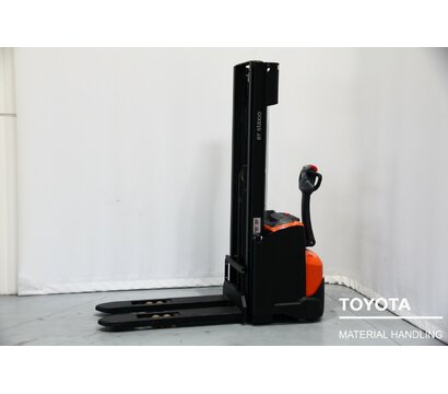 TOYOTA SWE120 2301024088