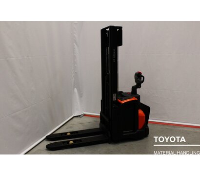 TOYOTA SWE120L 2207001689