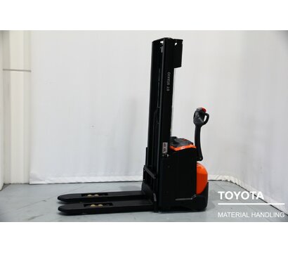 TOYOTA SWE120L 2304012193