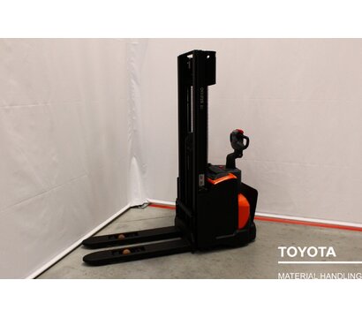 TOYOTA SWE120L 2311025695