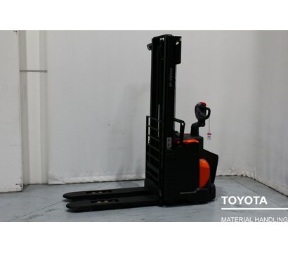 TOYOTA SWE120L 2502025068