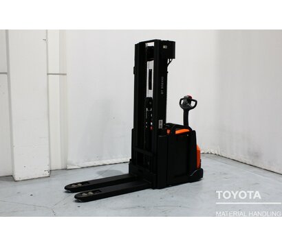 TOYOTA SWE145L 2402021900