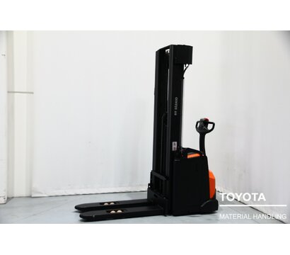 TOYOTA SWE160 1704031863