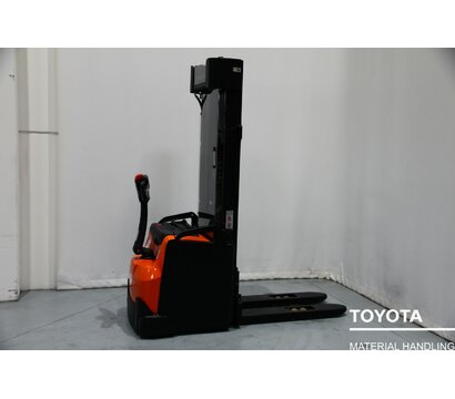 TOYOTA SWE160 1707040138