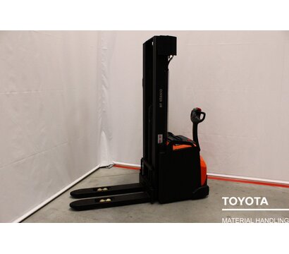 TOYOTA SWE160 1903009057