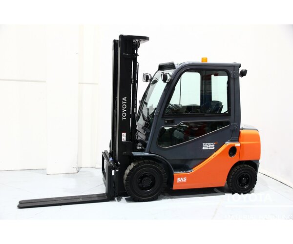 TOYOTA 06-8FD25F 1903025558