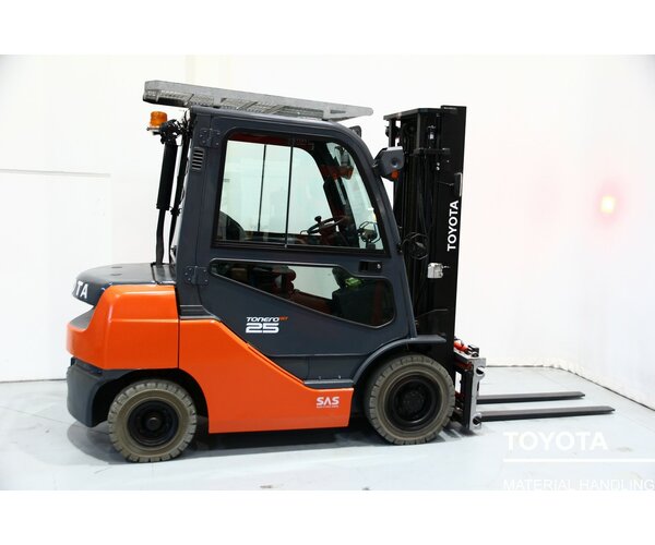 TOYOTA 06-8FD25F 1909013140