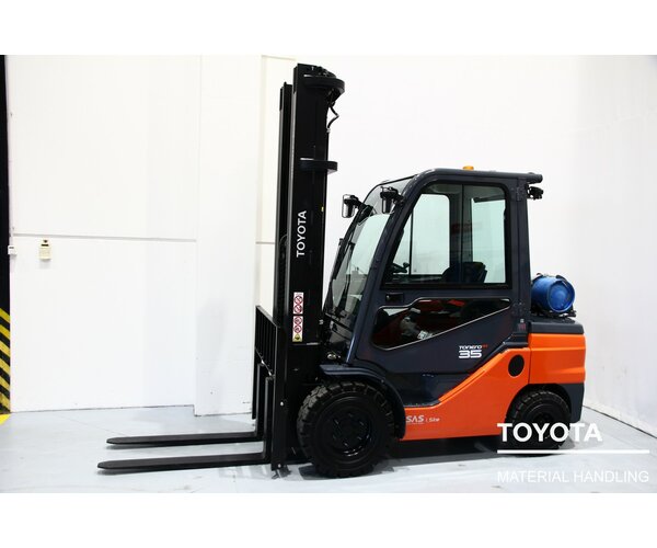 TOYOTA 06-8FGJ35F 2211026985