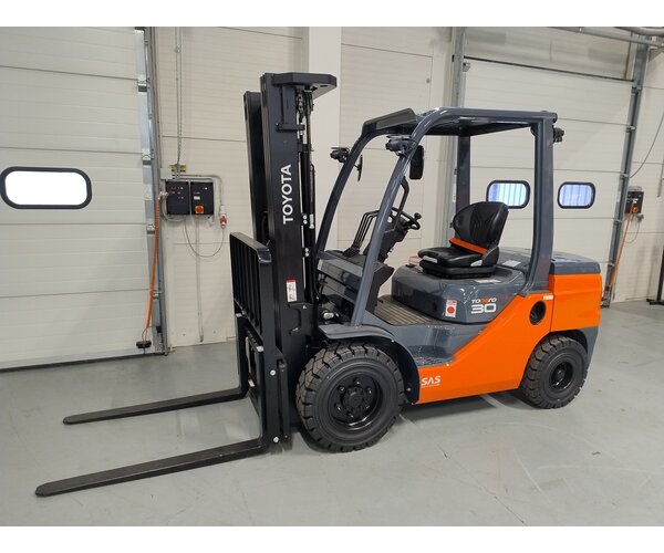 TOYOTA 52-8FDF30 2303039237