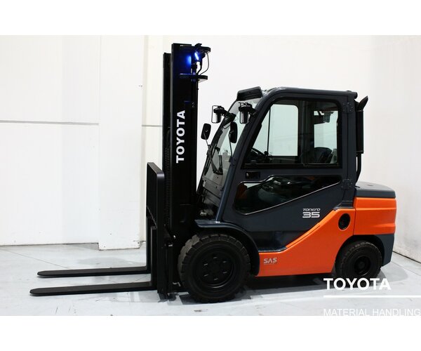 TOYOTA 52-8FDJF35 2102003568