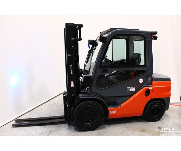 TOYOTA 56-8FDJ35F 2412011185