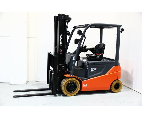 TOYOTA 8FBMKT30 2109000540