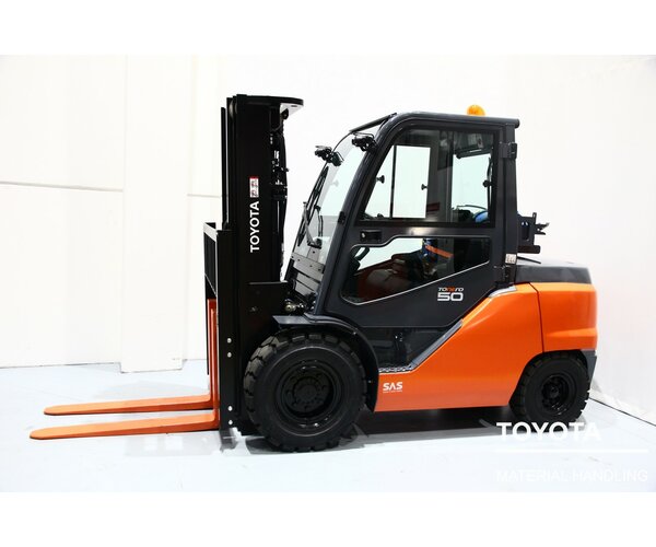 TOYOTA 8FG50N 2209010675