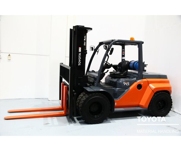 TOYOTA 8FG70N 1905017382