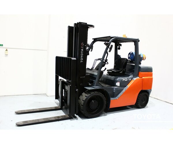 TOYOTA 8FGC70U 1610007723