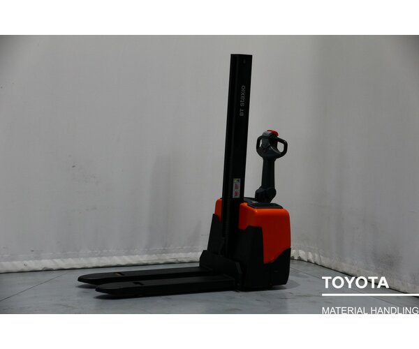 TOYOTA HWE100 2004012495