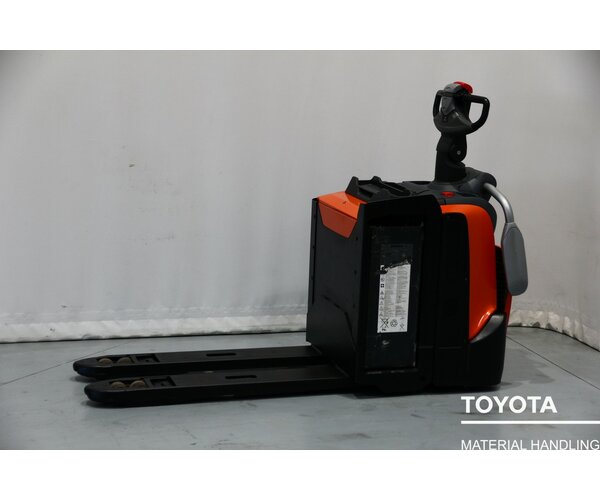 TOYOTA LPE200 1703038893