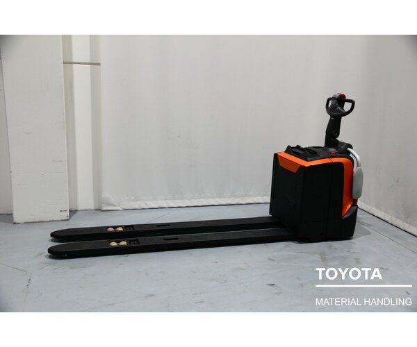 TOYOTA LPE200 1703047666