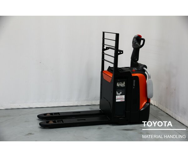 TOYOTA LPE200 1804011677 TOYOTA LPE200 1804011677