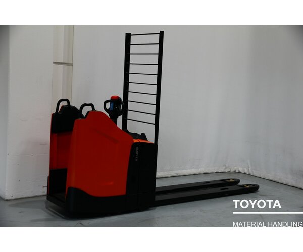 TOYOTA LPE200 1807008090