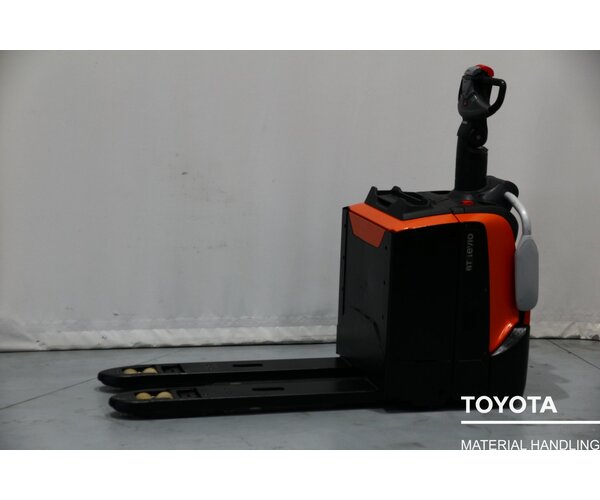 TOYOTA LPE200 1809029900