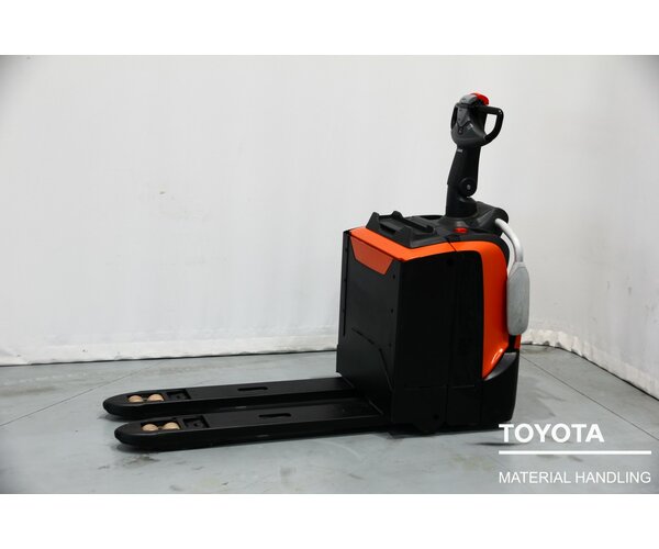 TOYOTA LPE200 1903002659