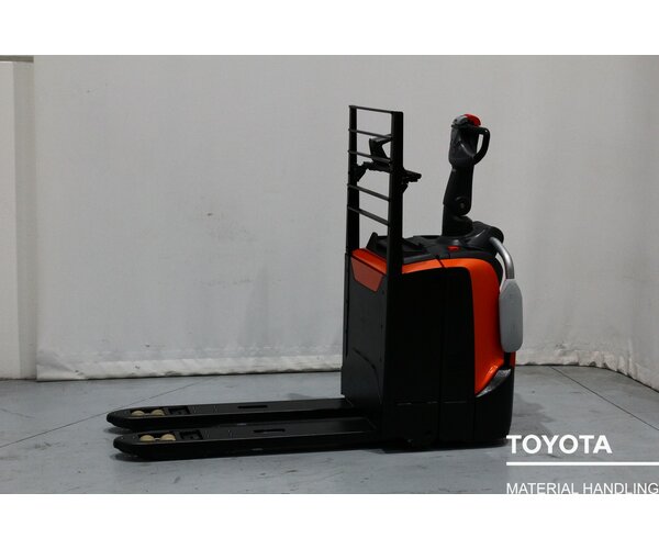 TOYOTA LPE200 1910040306