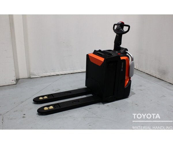 TOYOTA LPE200 2003004096