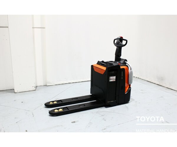 TOYOTA LPE200 2009006719