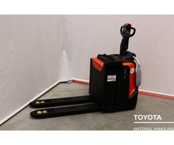 TOYOTA LPE200 2010028548