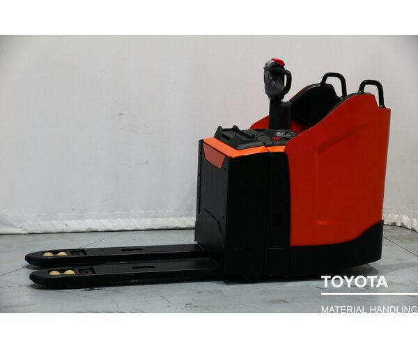 TOYOTA LPE200 2108017157