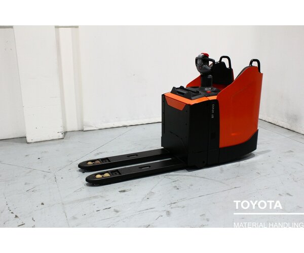 TOYOTA LPE200 2108017170