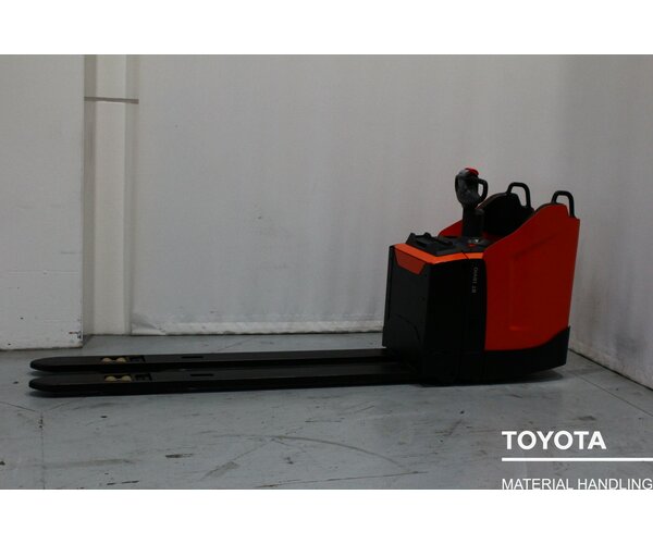 TOYOTA LPE200 2109027130