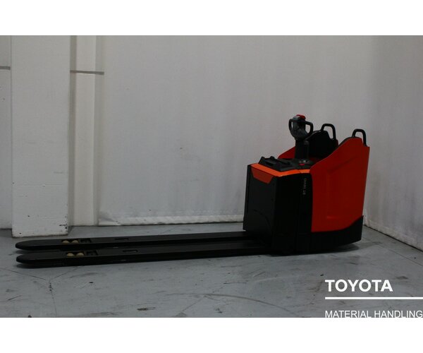 TOYOTA LPE200 2109027144